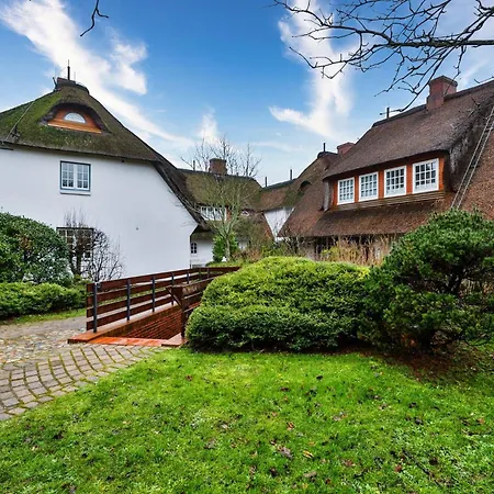 Kuschelnest Unter Reet Mit Pool Und Sauna Keitum